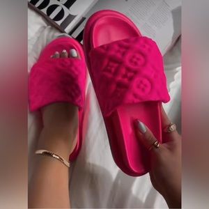 Limited Edition Slides Pink Miss Lola